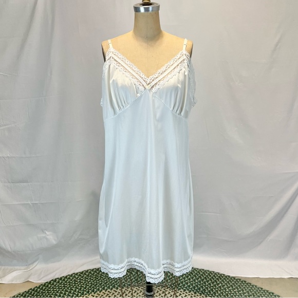VINTAGE 70s lace nylon dress slip full long maxi white lingerie layer nightgown - Picture 8 of 13